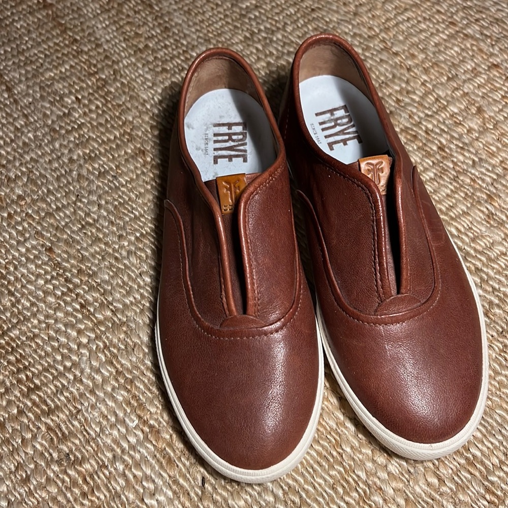 Frye Leather Sneakers Mindy Slip On NWOT